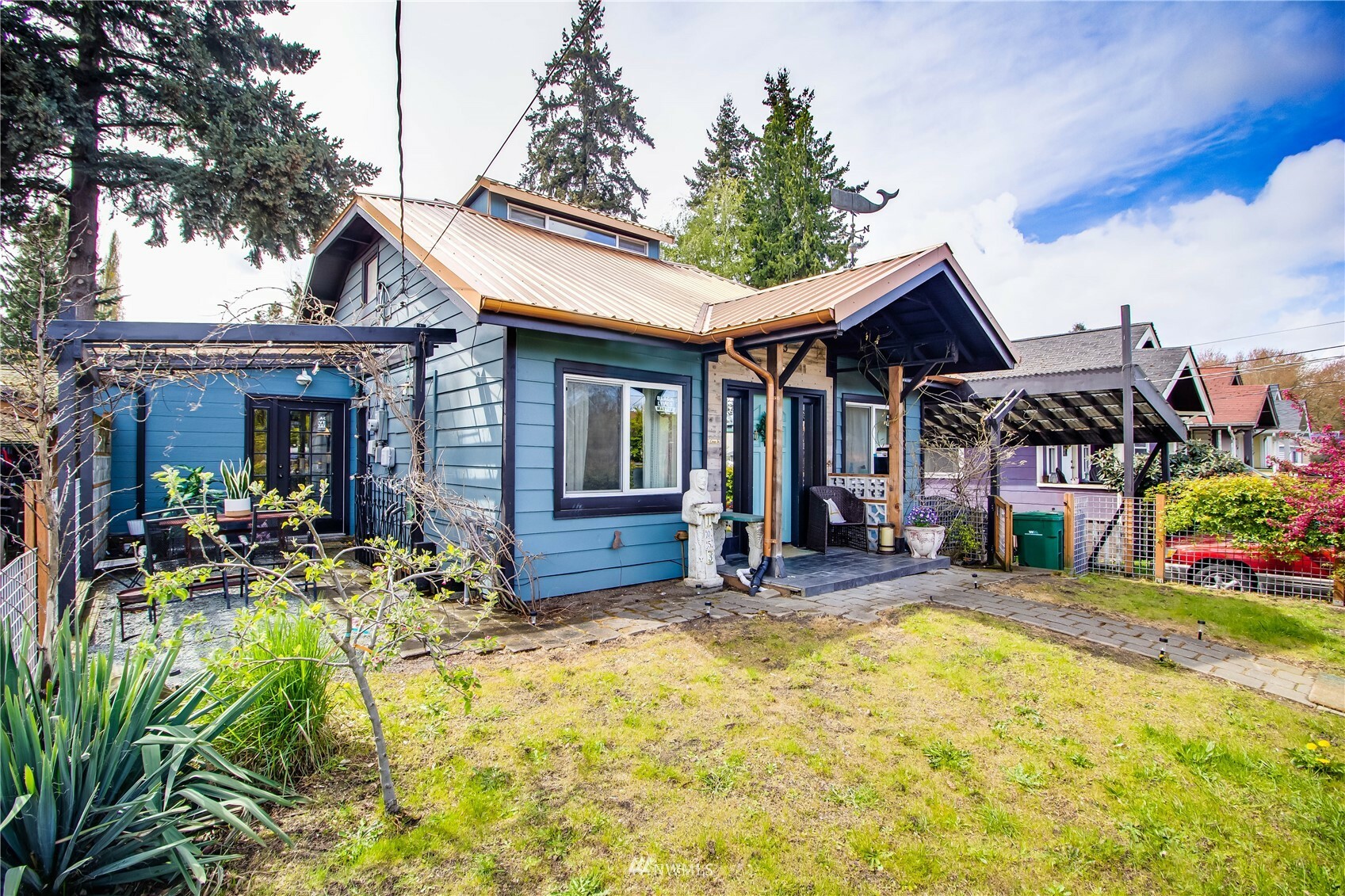 Property Photo:  1053 S Southern Street  WA 98108 