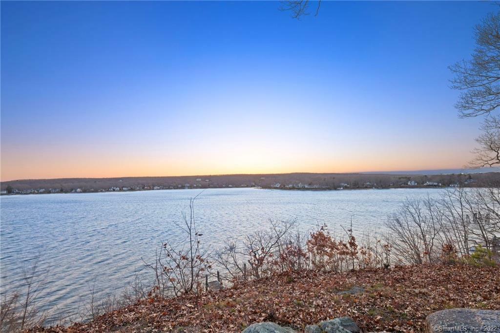 Property Photo:  186 Niantic River Road  CT 06385 