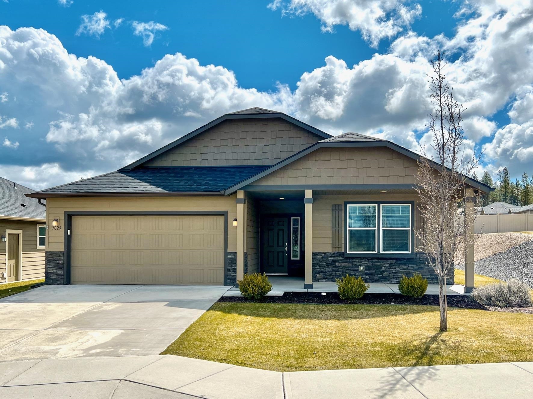 Property Photo: 7029 S Woodhaven Dr WA 99224
