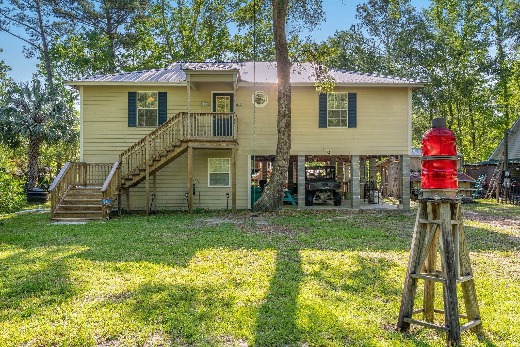 Property Photo:  858 Boonie Lane  FL 32462 