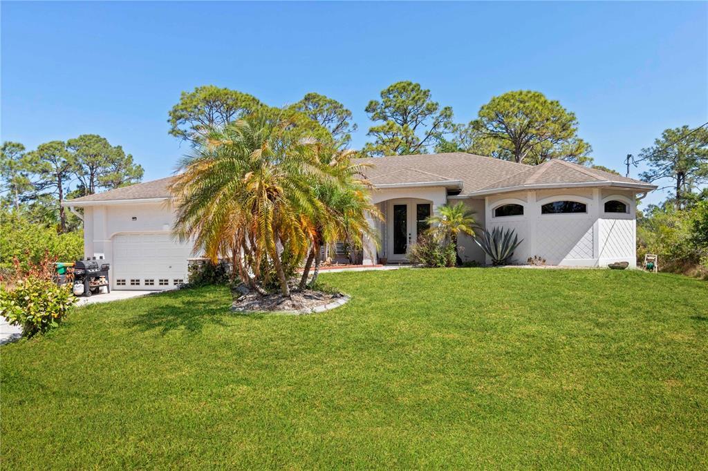 Property Photo: 13218 Eichelberger Avenue FL 33953