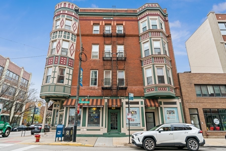 Property Photo: 1166 W Armitage Avenue 2E IL 60614