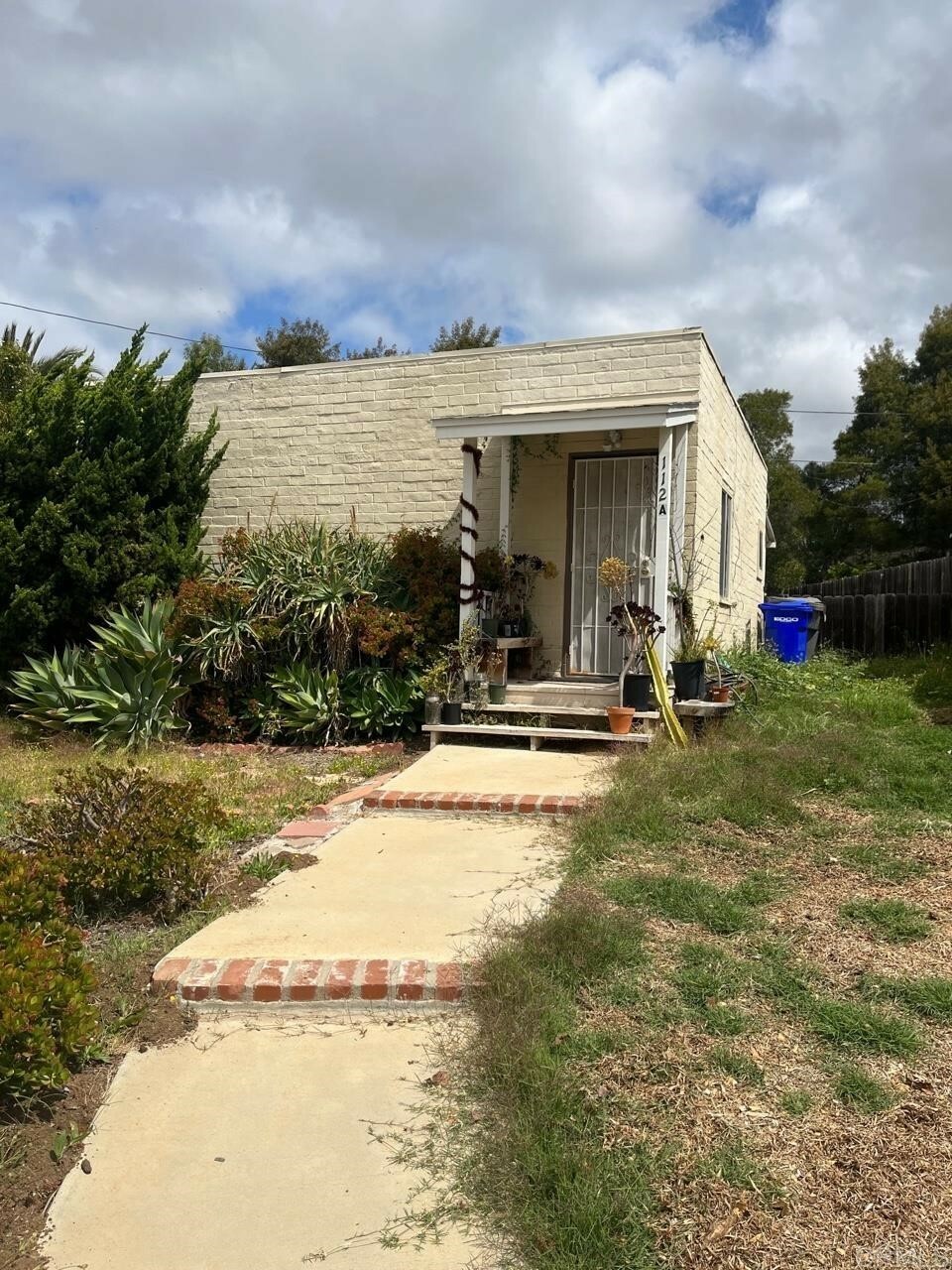 Property Photo: 112 Hannalei Dr CA 92083