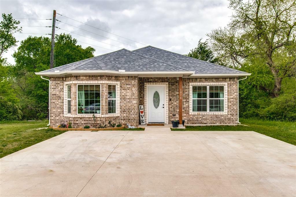 Property Photo: 1016 N Branch Street TX 75090
