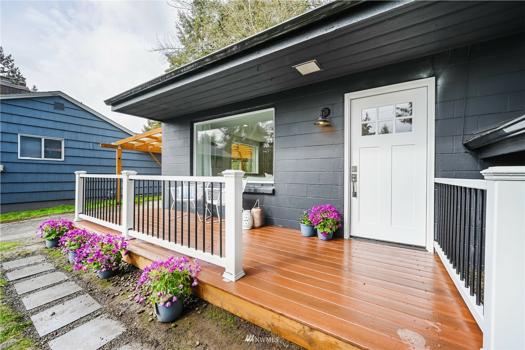 Property Photo: 16633 15th Avenue SW WA 98166