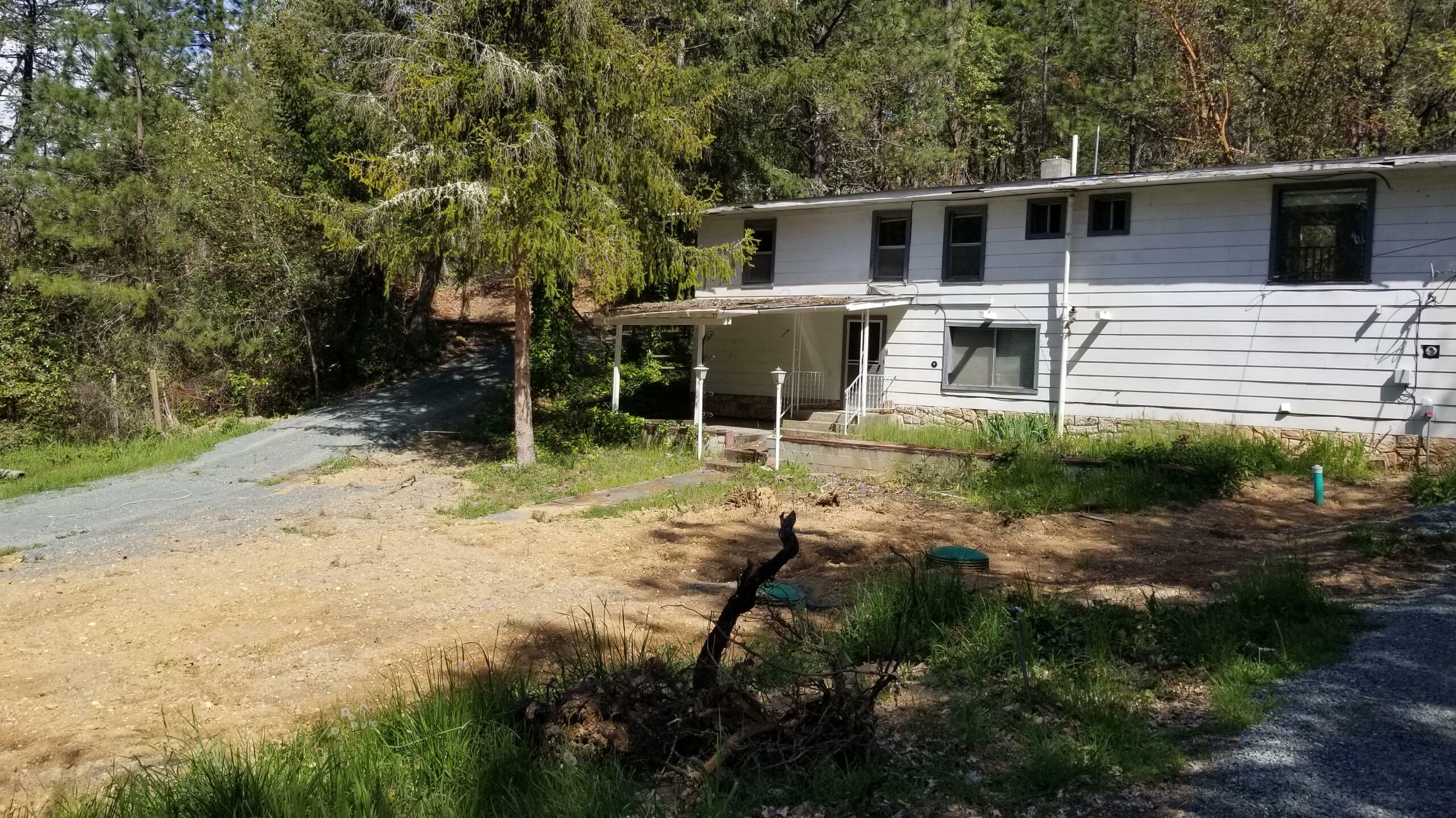 Property Photo:  2100 Robinson Road  OR 97527 