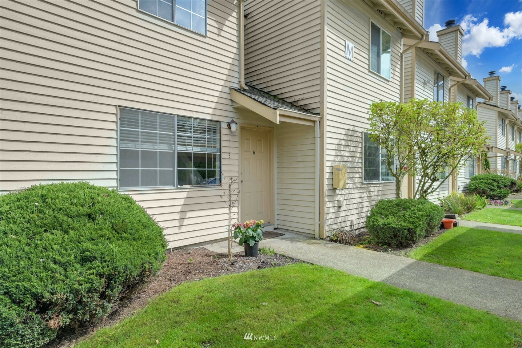 Property Photo:  115 124th Street SE M3  WA 98208 