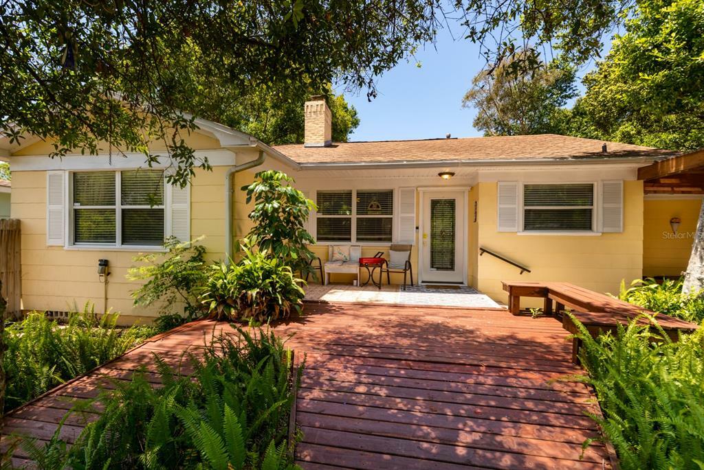 Property Photo:  404 N Glenwood Avenue  FL 33755 