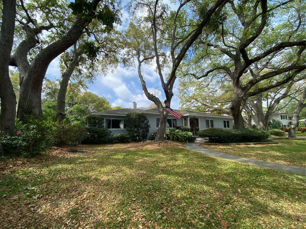 Property Photo: 4000 11th Street N FL 33703