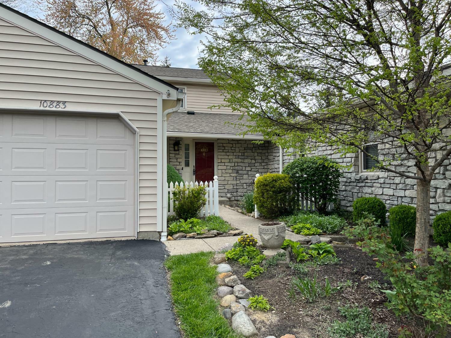 Property Photo:  