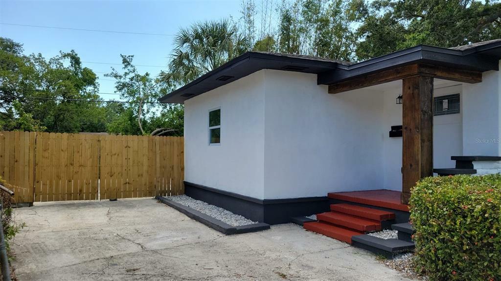 Property Photo:  1726 25th Avenue S  FL 33712 