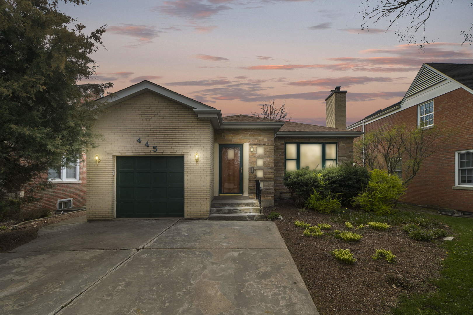 Property Photo:  445 Uvedale Road  IL 60546 