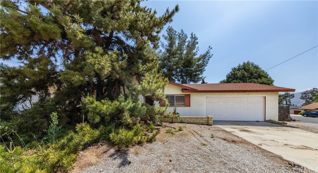 Property Photo:  420 Morongo Avenue  CA 92220 