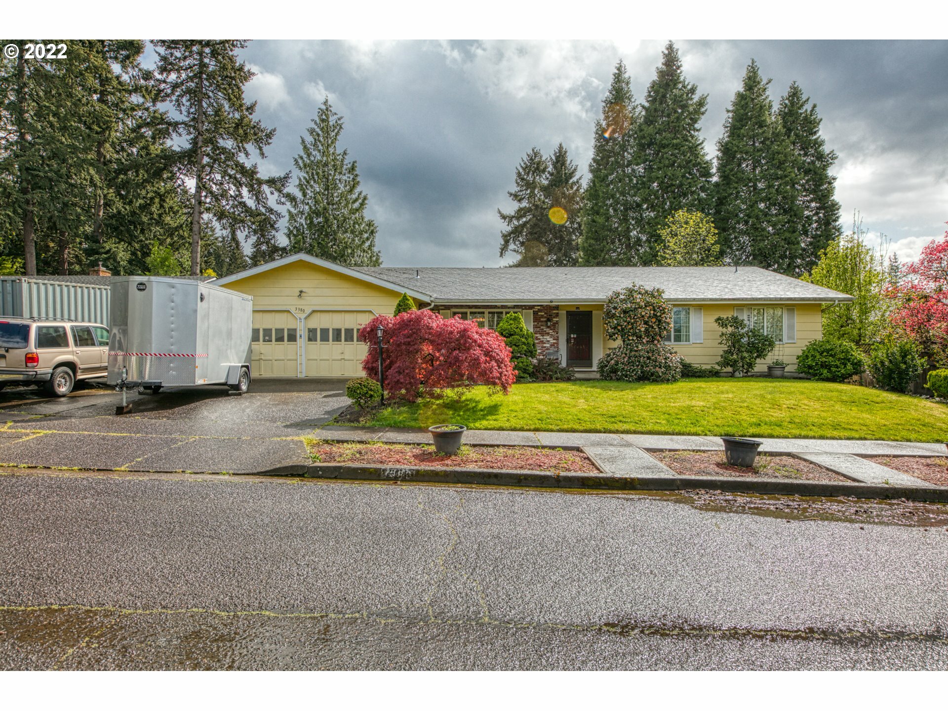 Property Photo: 3380 Kevington Ave OR 97405