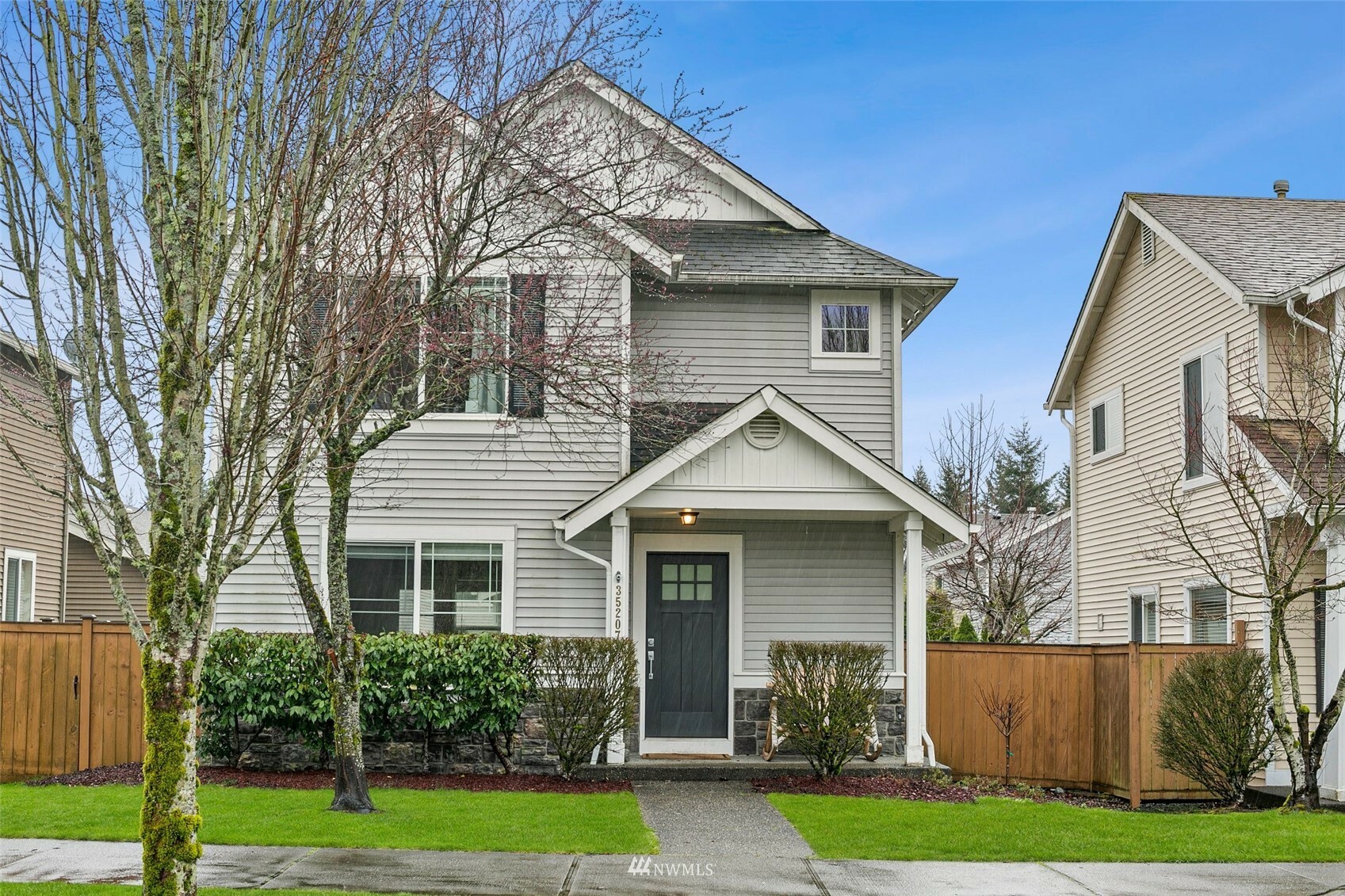 Property Photo:  35207 SE Ridge Street  WA 98065 