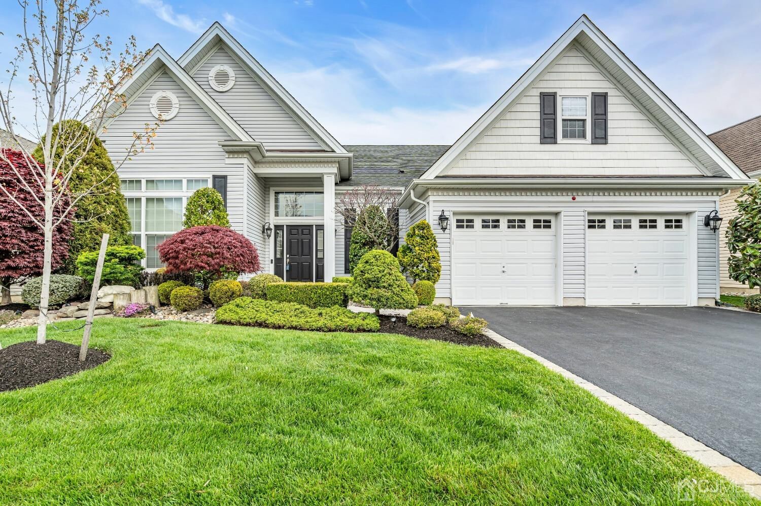 Property Photo:  9 Riviera Drive  NJ 08831 