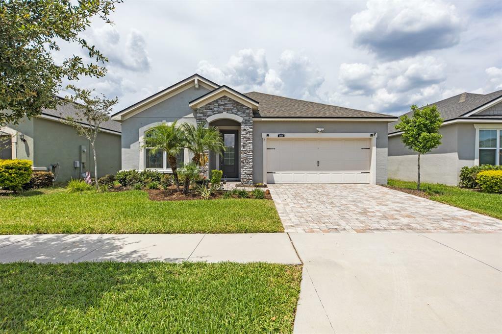 Property Photo:  11606 Blue Woods Drive  FL 33569 