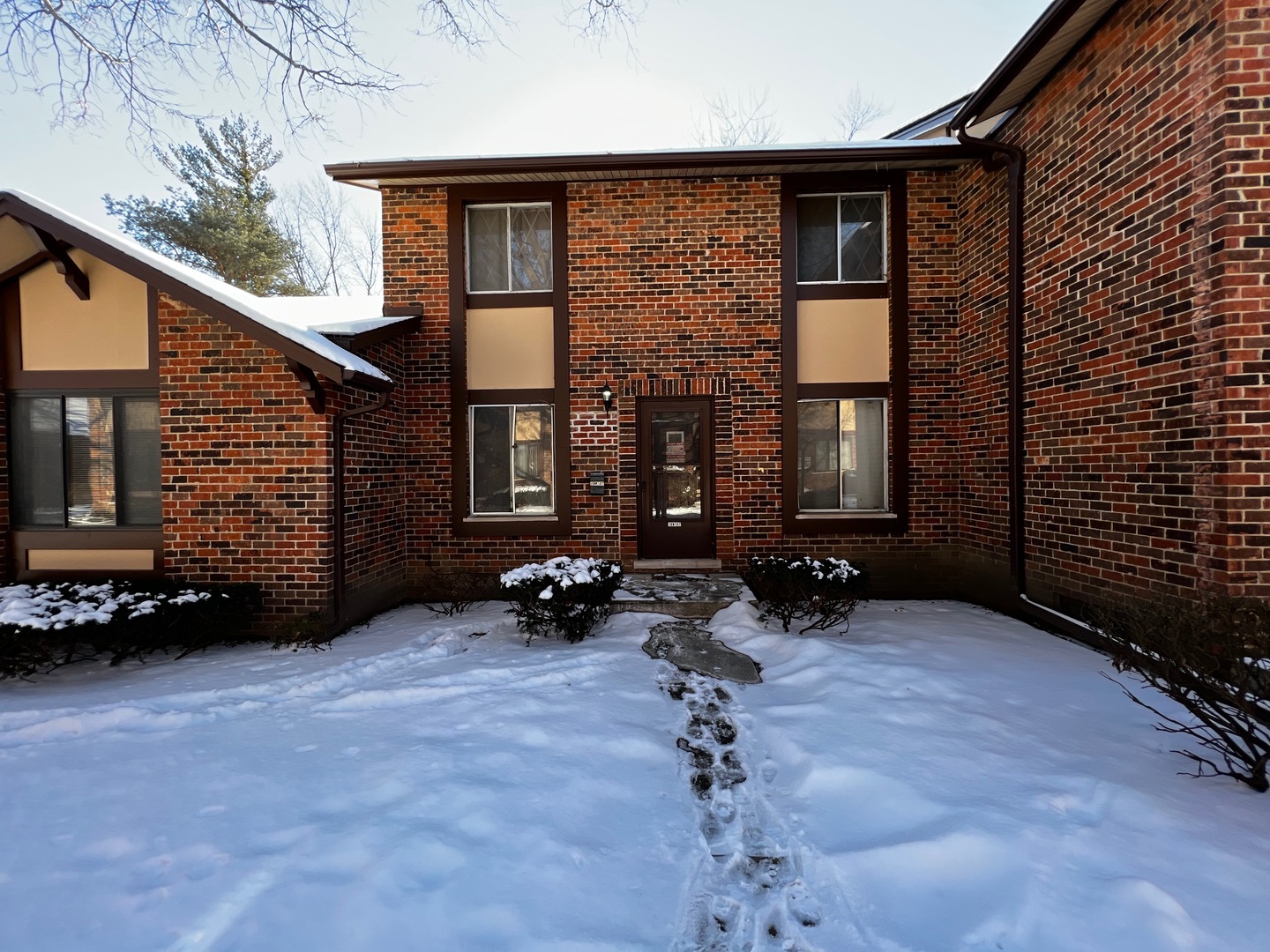 Property Photo:  18W107 Kirkland Lane  IL 60181 