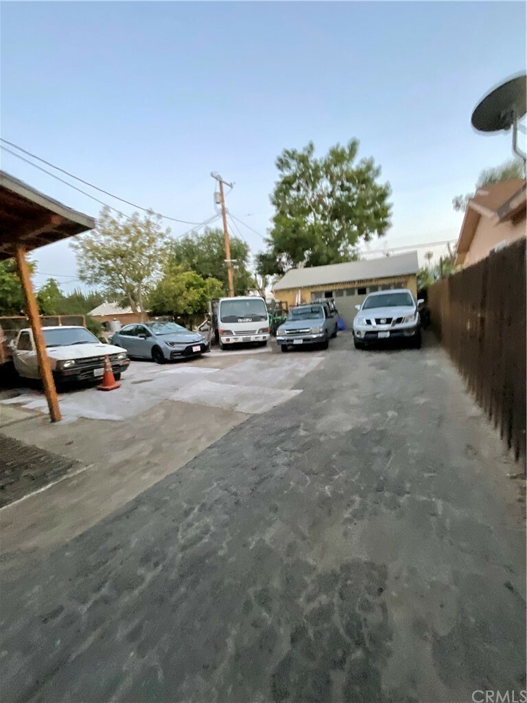 Property Photo: 11334 Tiara Street CA 91601
