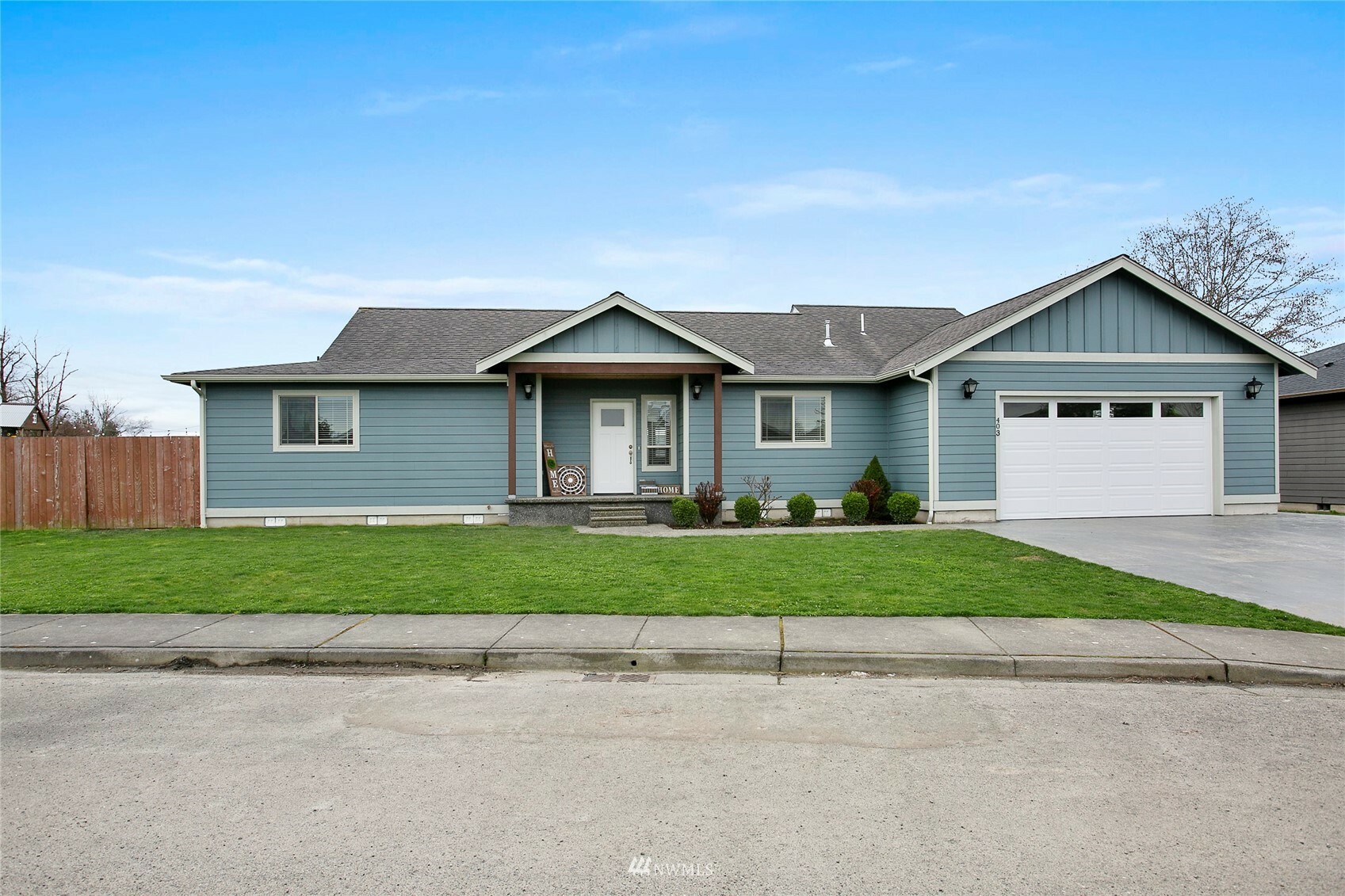 Property Photo:  403 Harrison Lane  WA 98276 