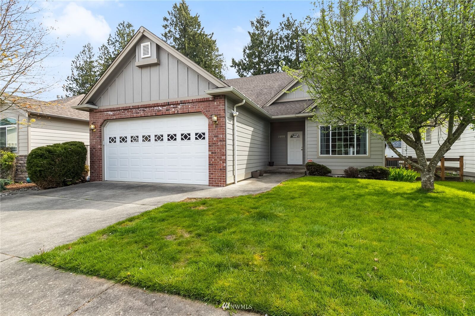 Property Photo:  1408 Woodfield Place  WA 98264 