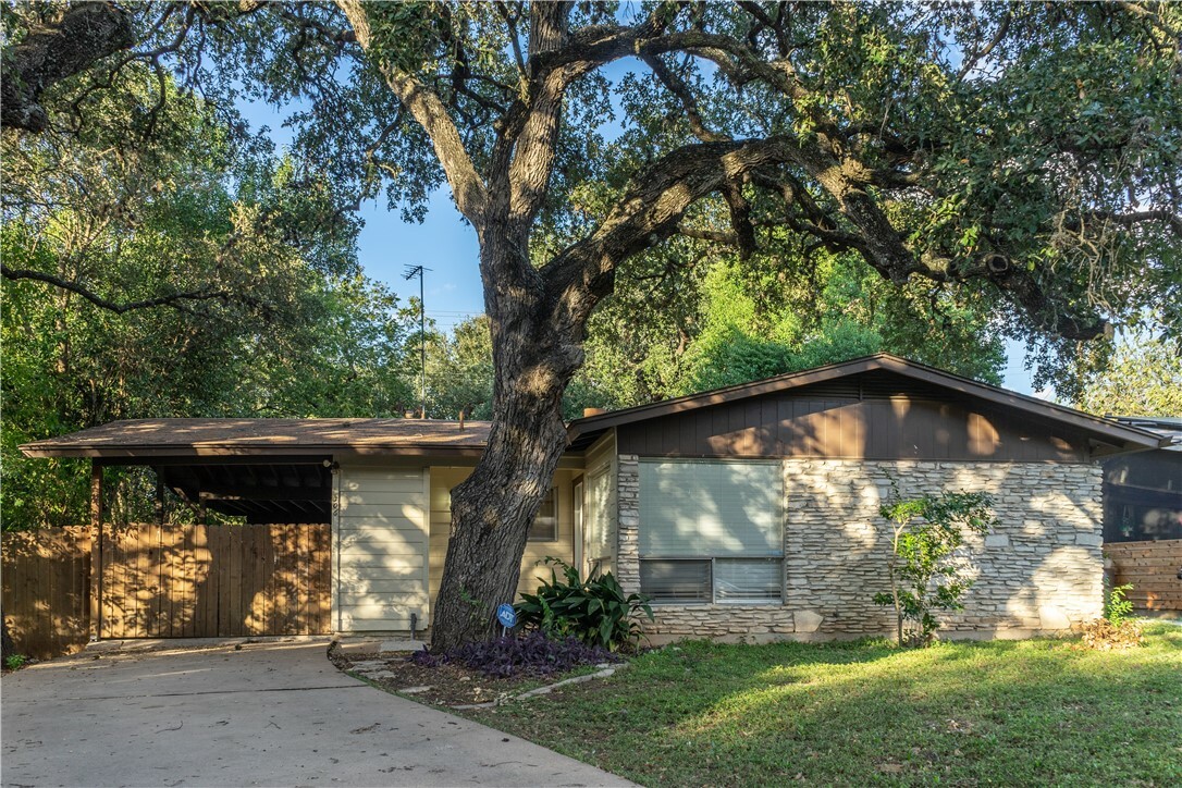 Property Photo:  306 Sheraton Avenue  TX 78745 