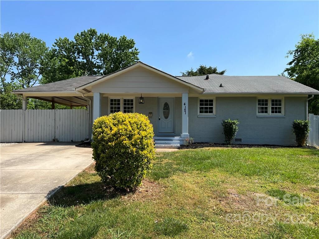 Property Photo: 4121 Strangford Avenue NC 28215