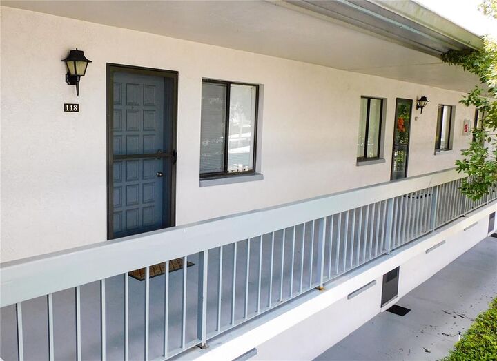 Property Photo:  118 Martha Lane  FL 34677 