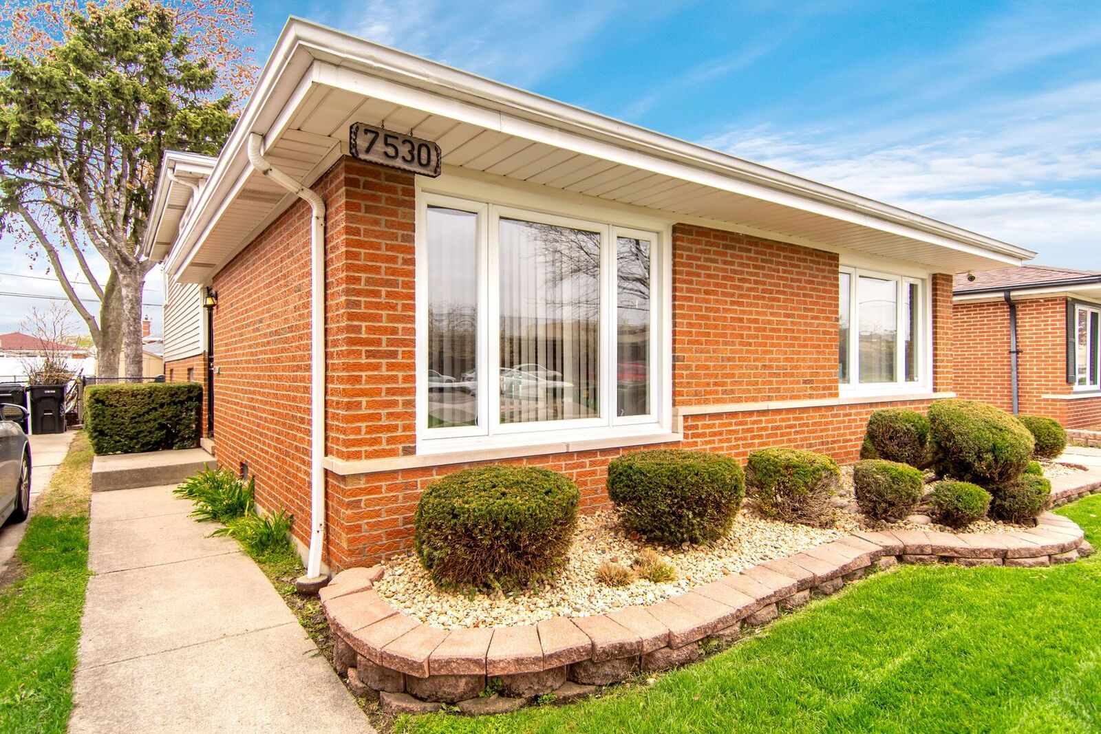 Property Photo: 7530 S Homan Avenue IL 60652