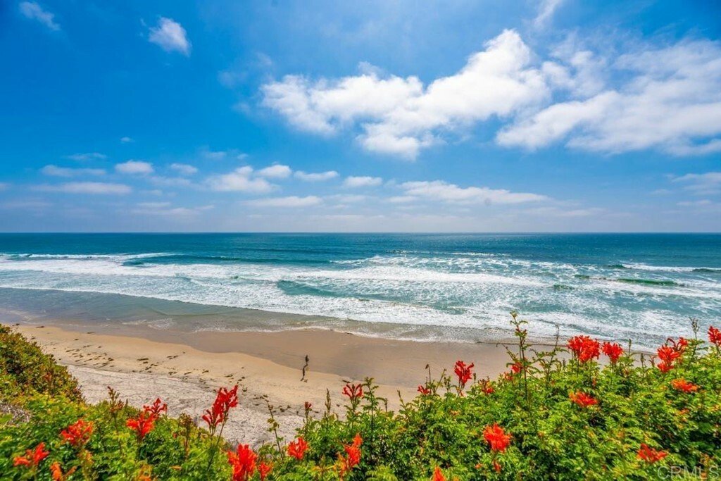 Property Photo: 190 Del Mar Shores Ter 13 CA 92075