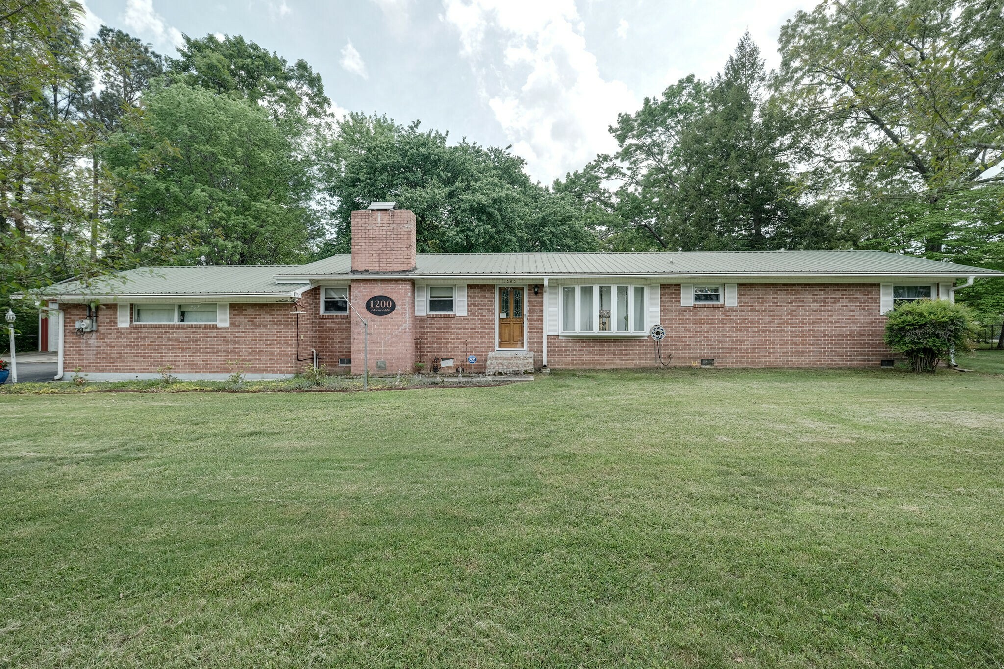 Property Photo:  1200 Edgewood Dr  TN 37355 