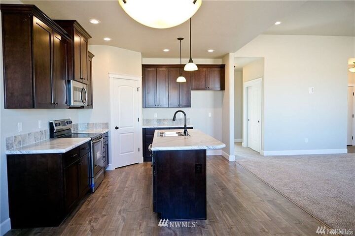 Property Photo:  818 P Street SW  WA 98848 