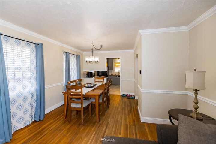 Property Photo:  1703  Evergreen Street  WA 99362 