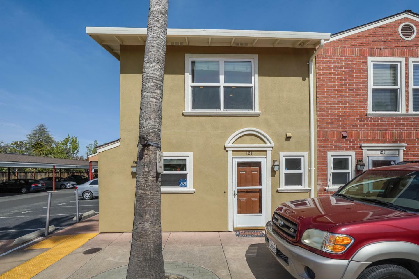 Property Photo: 865 Carlisle Way 121 CA 94087