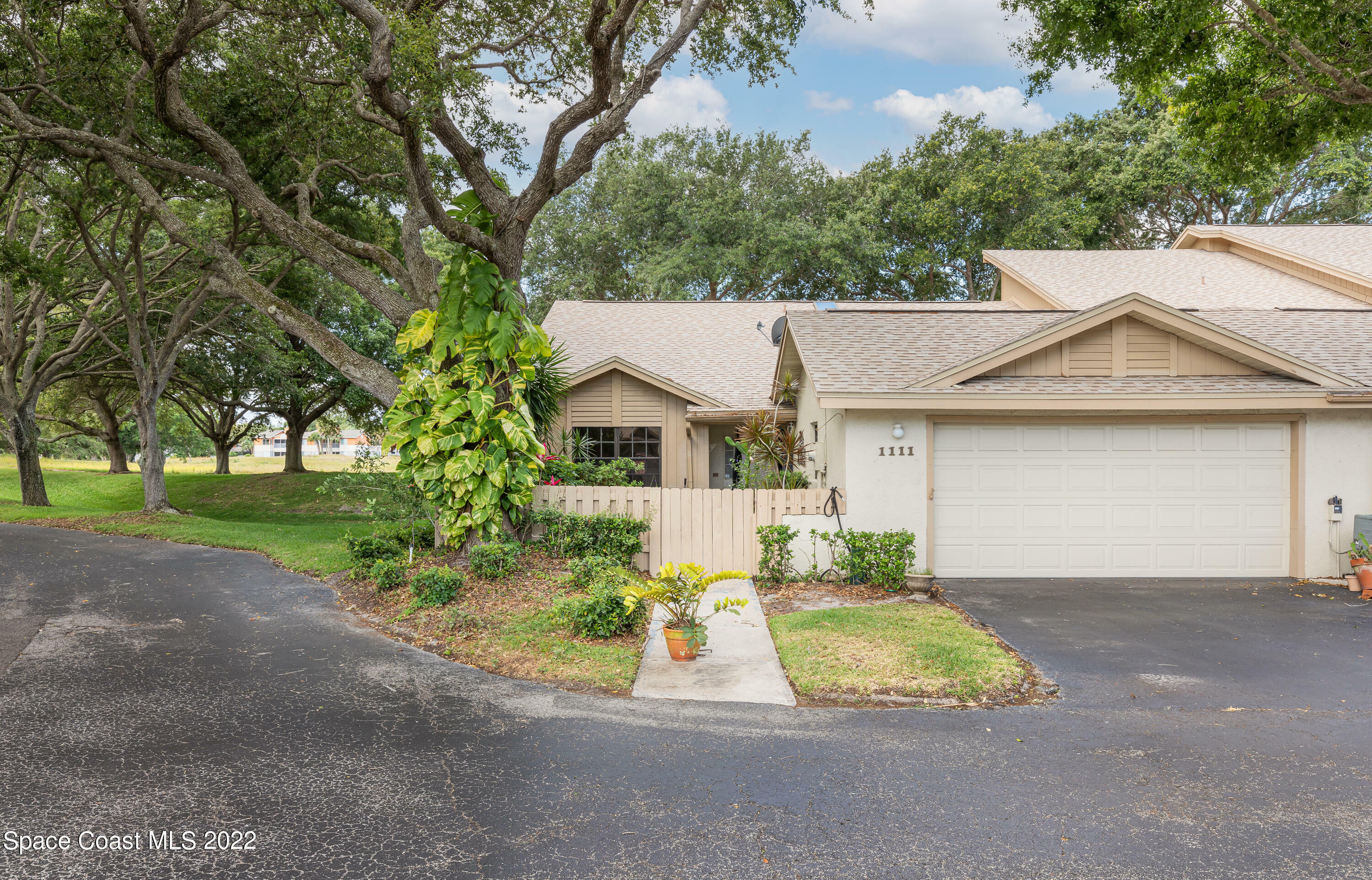 Property Photo:  1111 Island Green Drive NE  FL 32905 