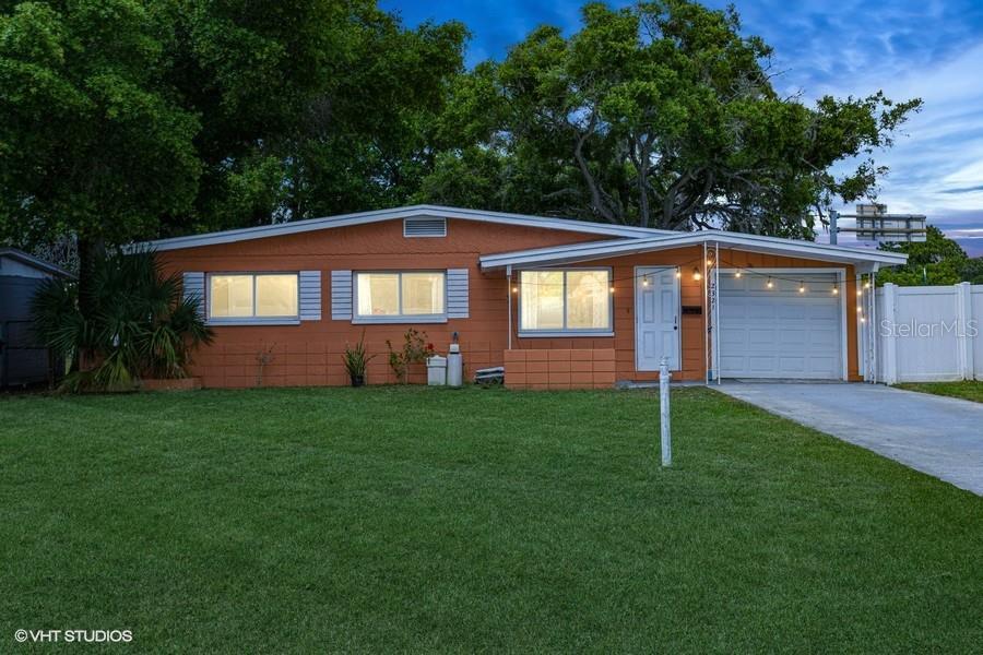 Property Photo: 2321 42nd Avenue N FL 33714