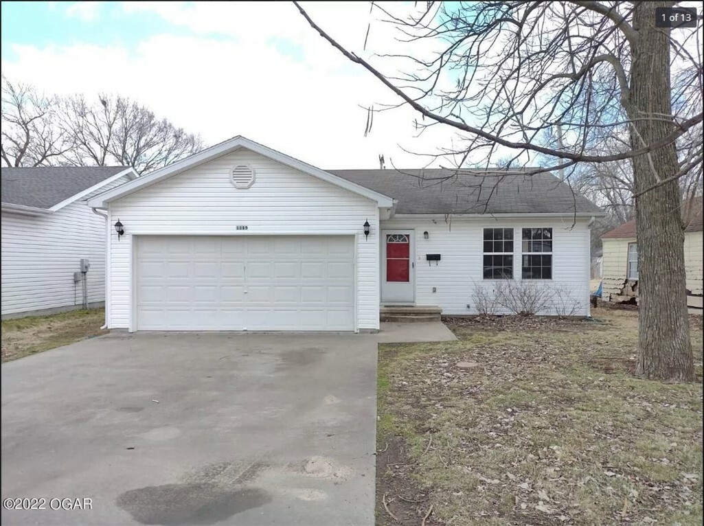 Property Photo:  1115 S Picher Avenue  MO 64801 