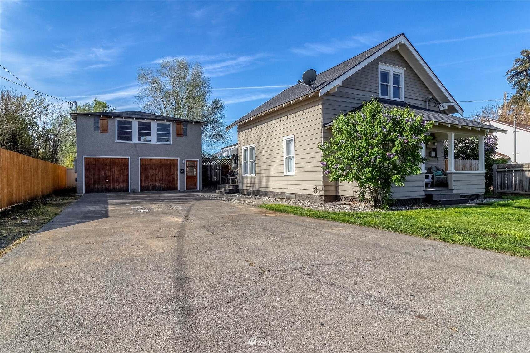 Property Photo:  310 SE 6th Street  WA 99324 