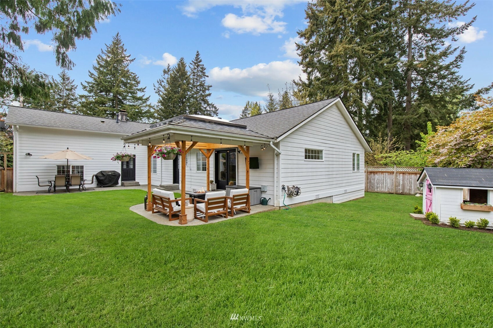 Property Photo:  6012 NE 204th Street  WA 98028 