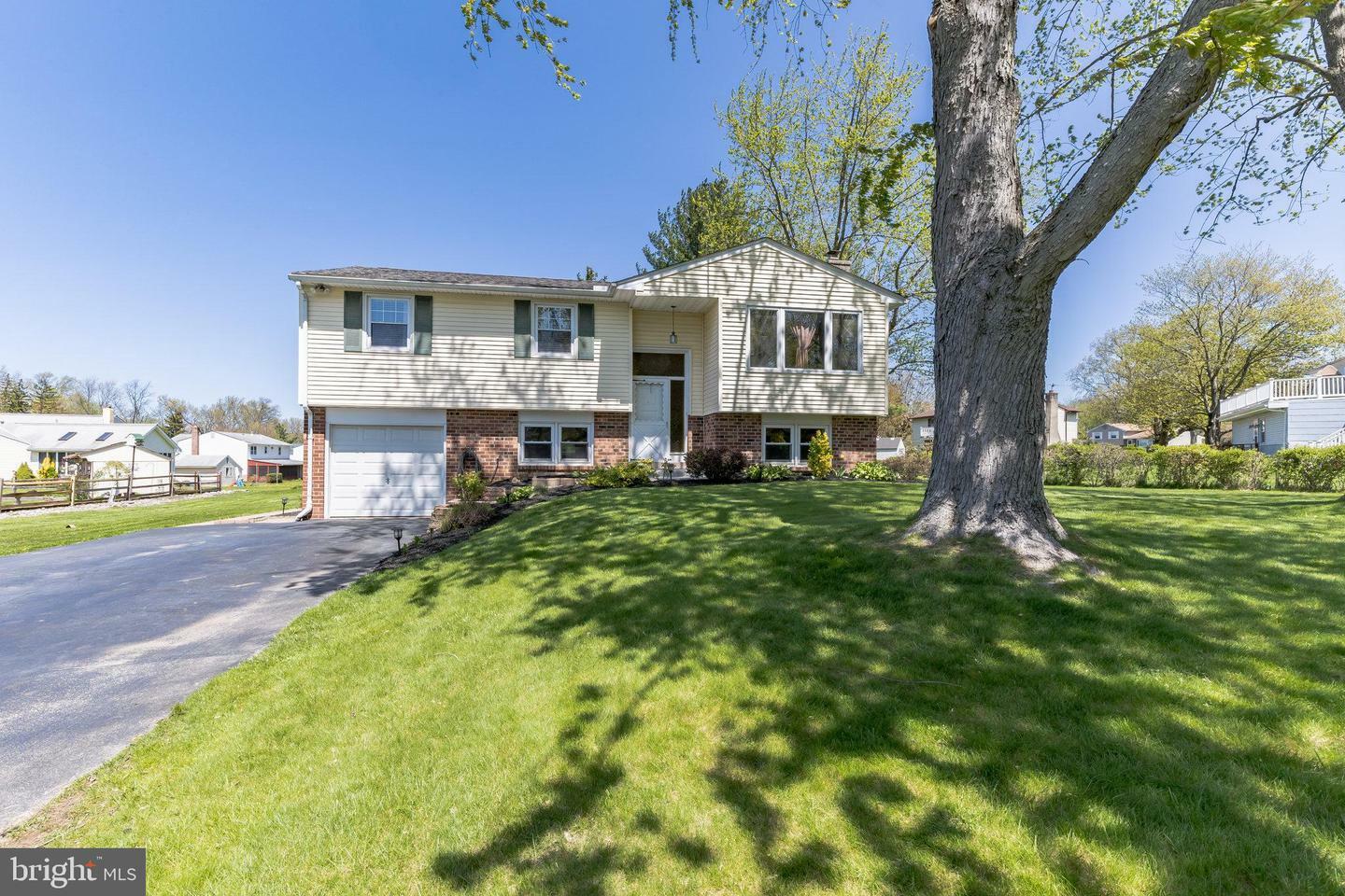 Property Photo: 381 Carpenter Lane PA 19440