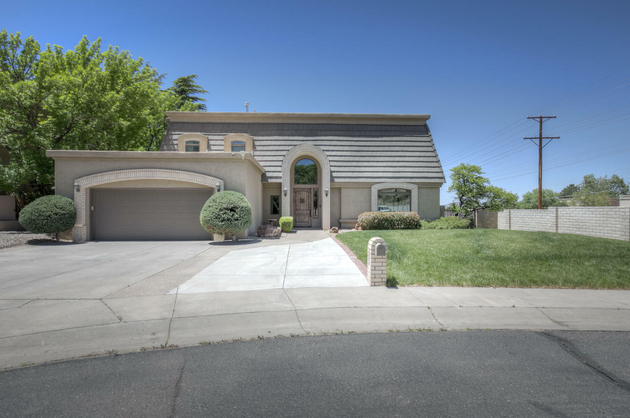 Property Photo:  7009 Pala Mesa Court NE  NM 87111 