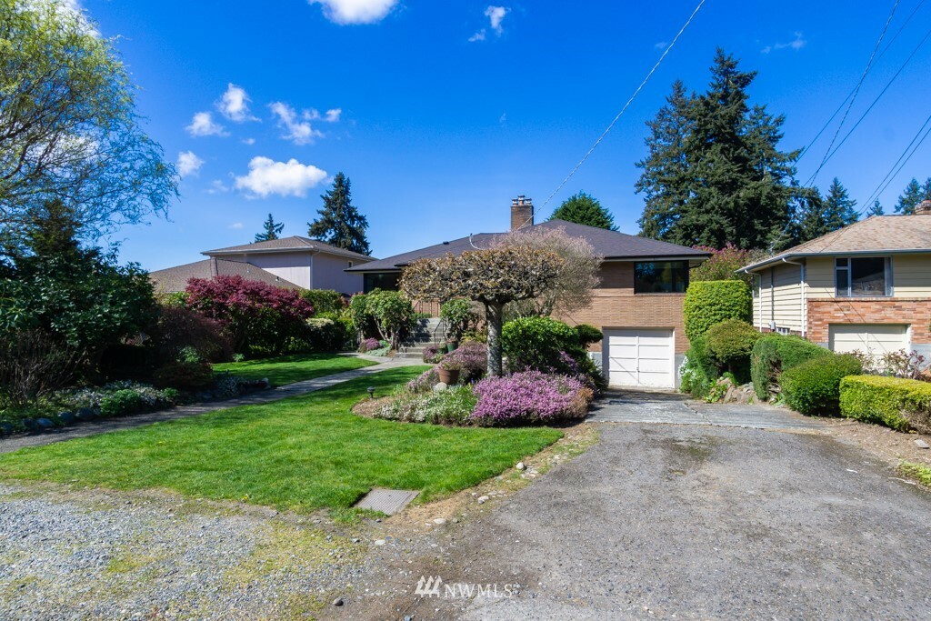 Property Photo:  13209 6th Avenue NW  WA 98177 