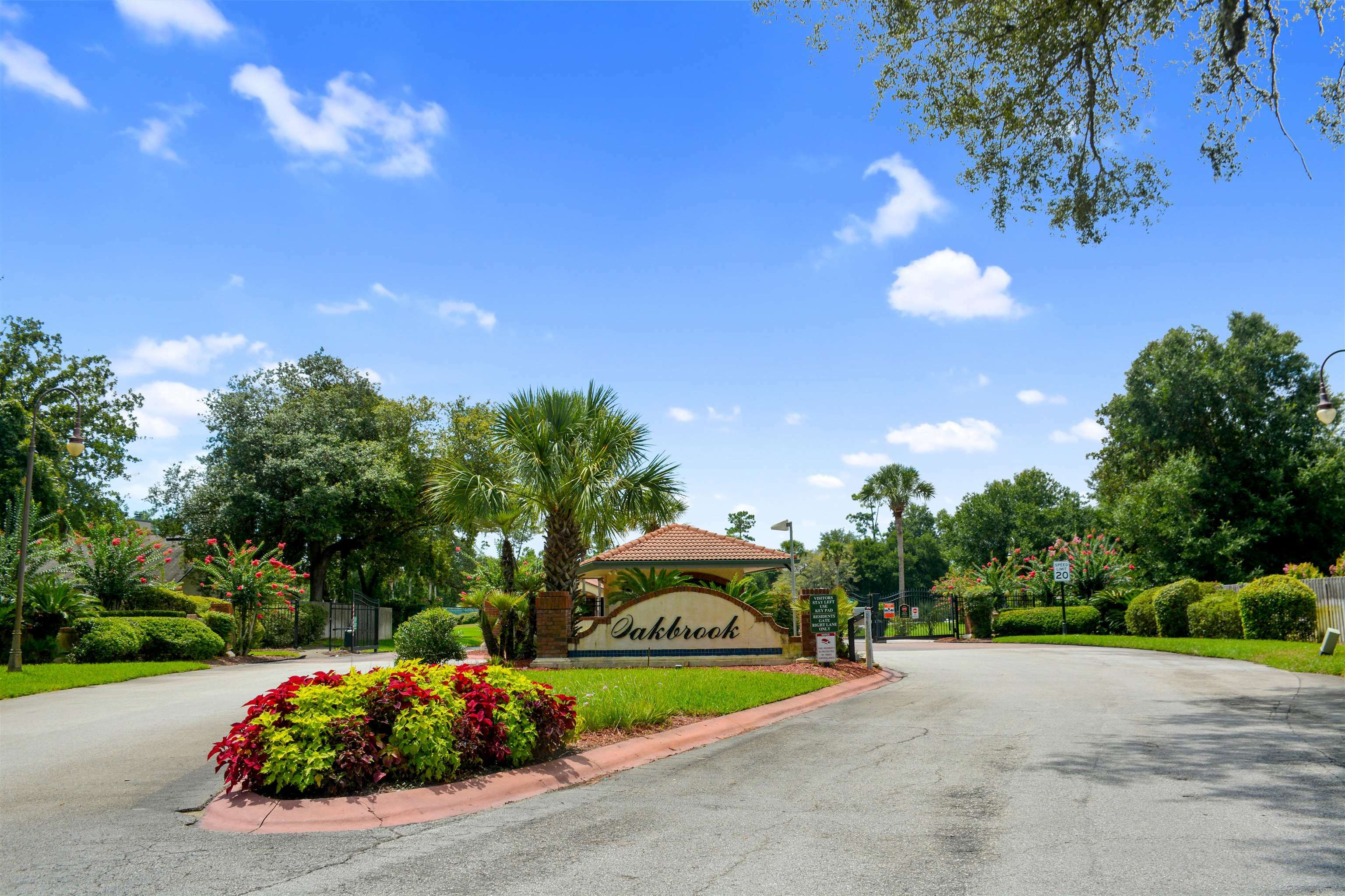 Property Photo: 3428 S Silvertree Way FL 32086