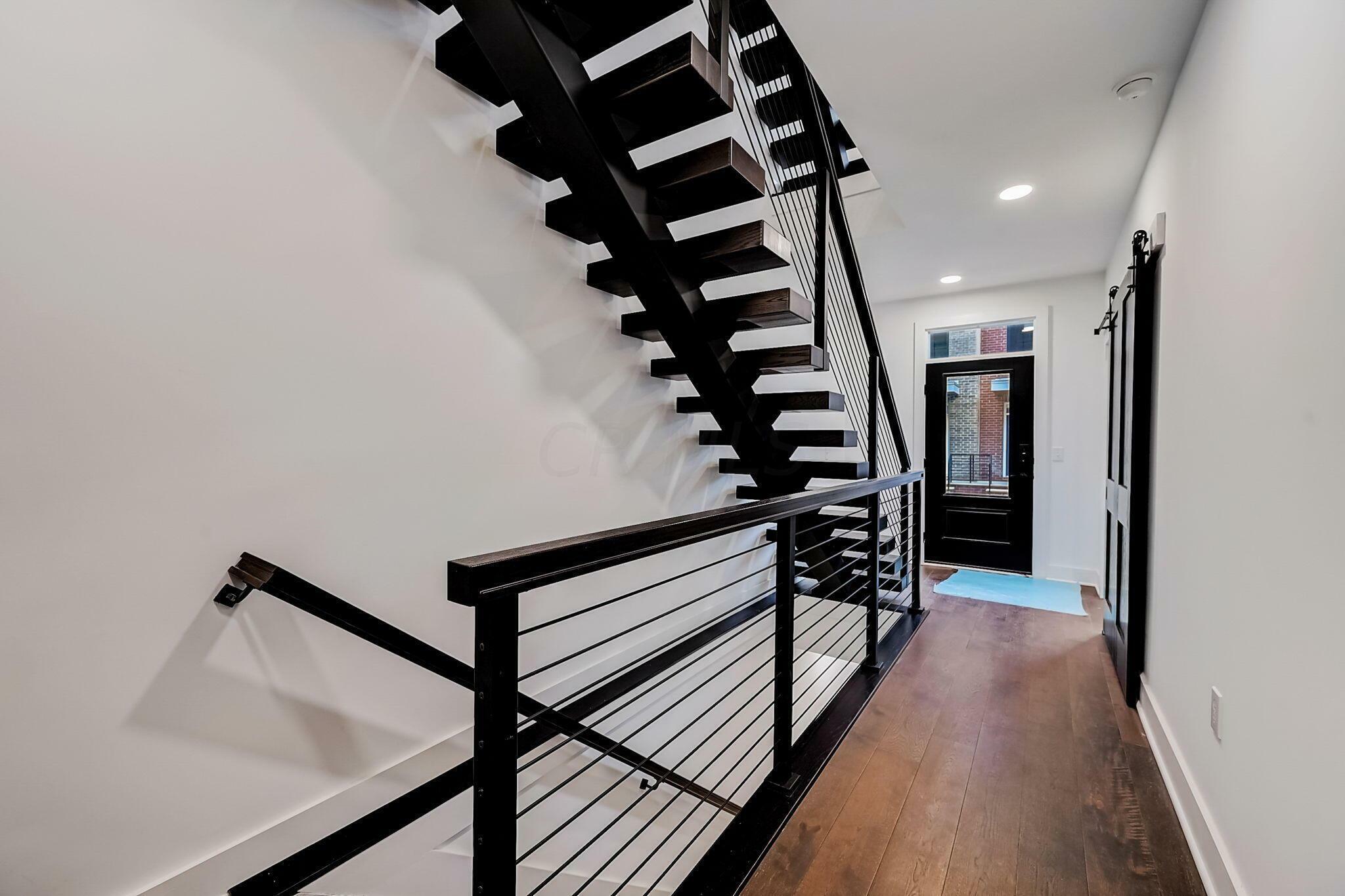 Property Photo: 512 Riverfront Lane OH 43201