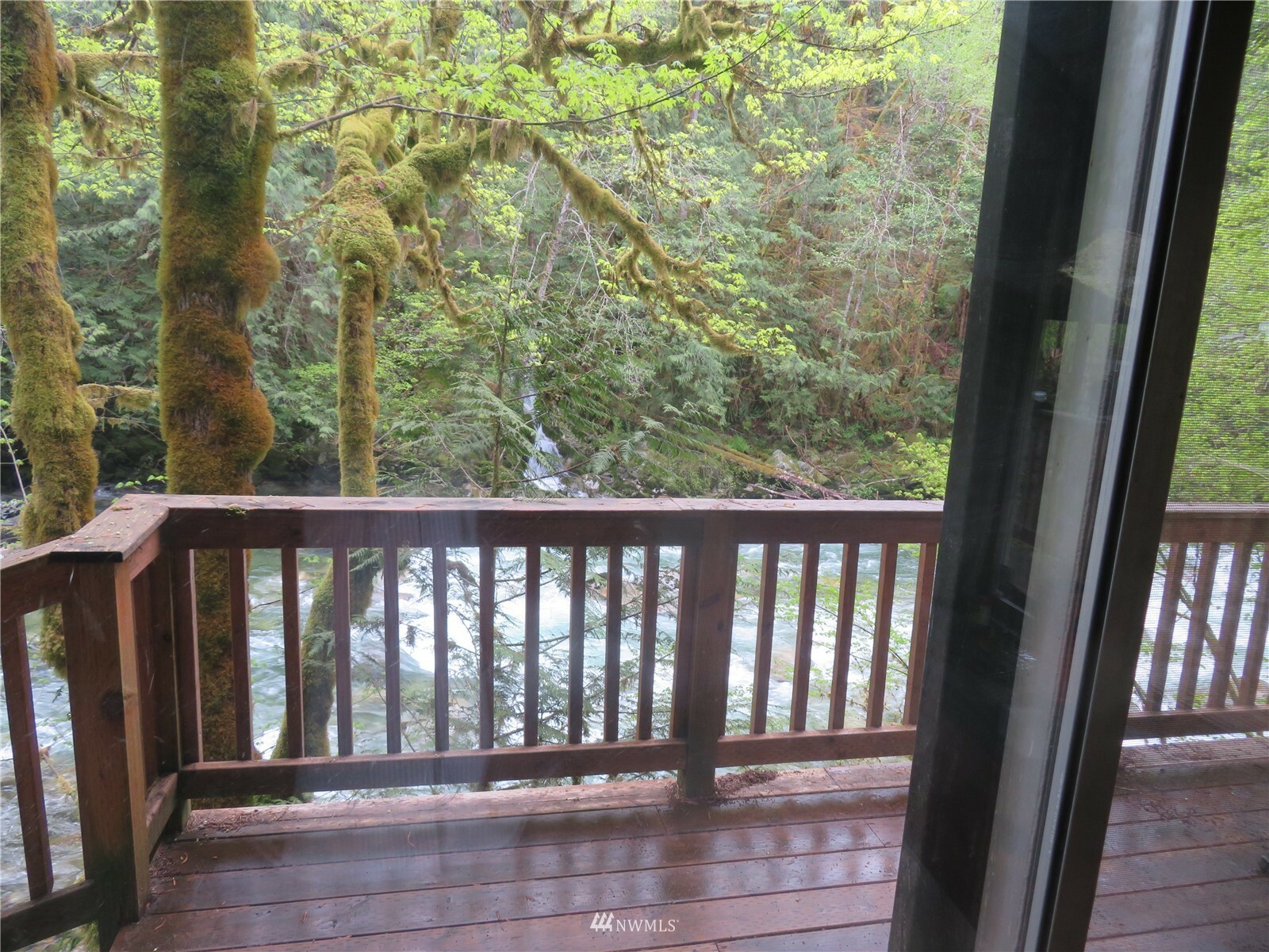 Property Photo: 64236 E Cascade Drive WA 98267