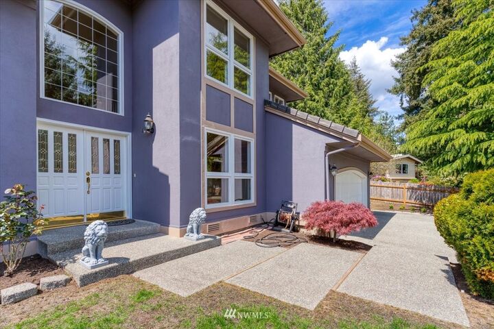 Property Photo: 615 131st Avenue NE WA 98005