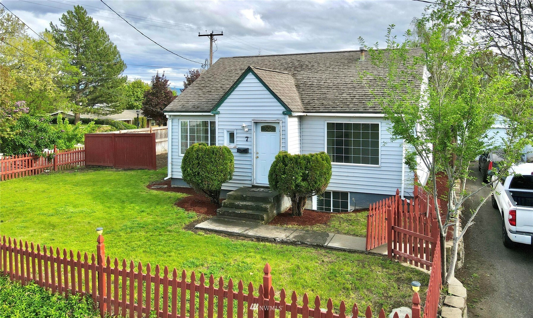 Property Photo: 7 SW 13th Street WA 99324
