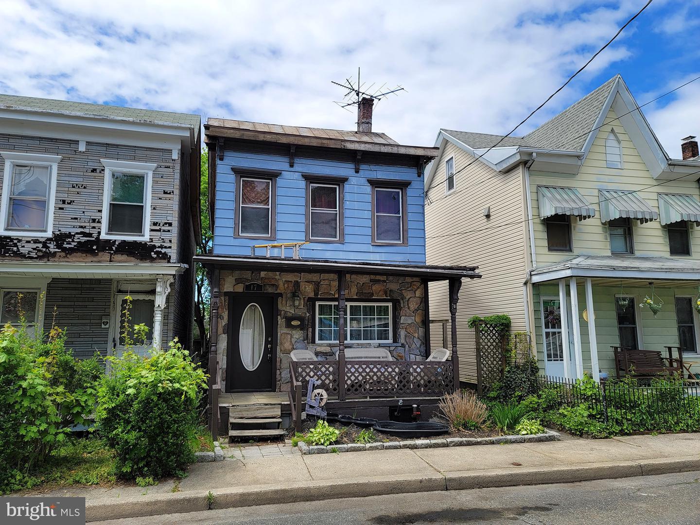 Property Photo:  17 Liberty Street  PA 17972 