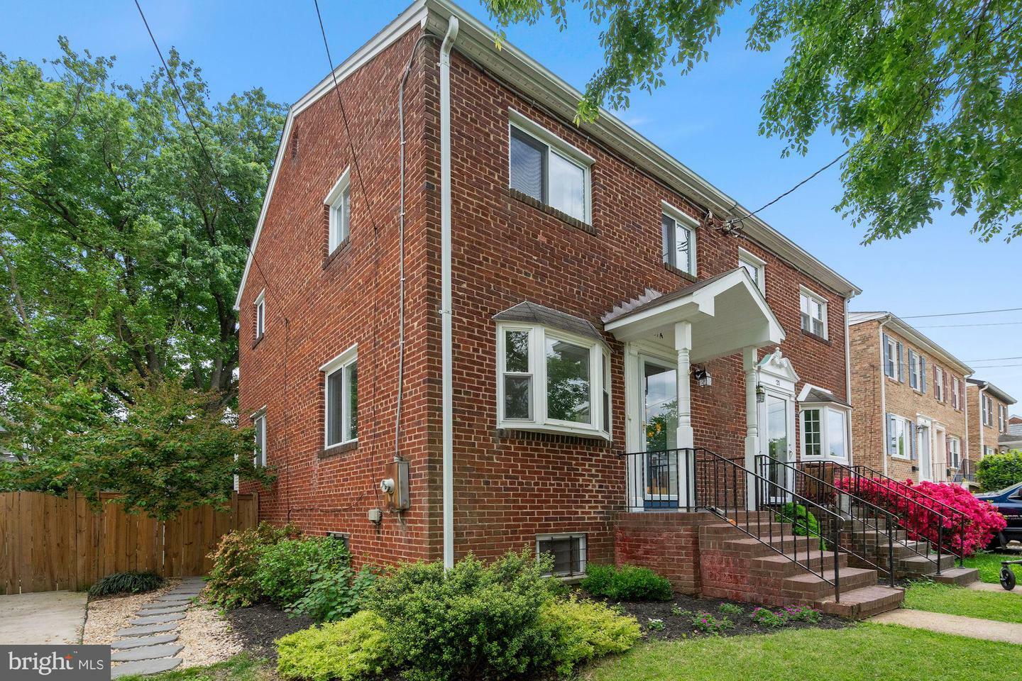 Property Photo:  21 Myrtle Street E A  VA 22301 