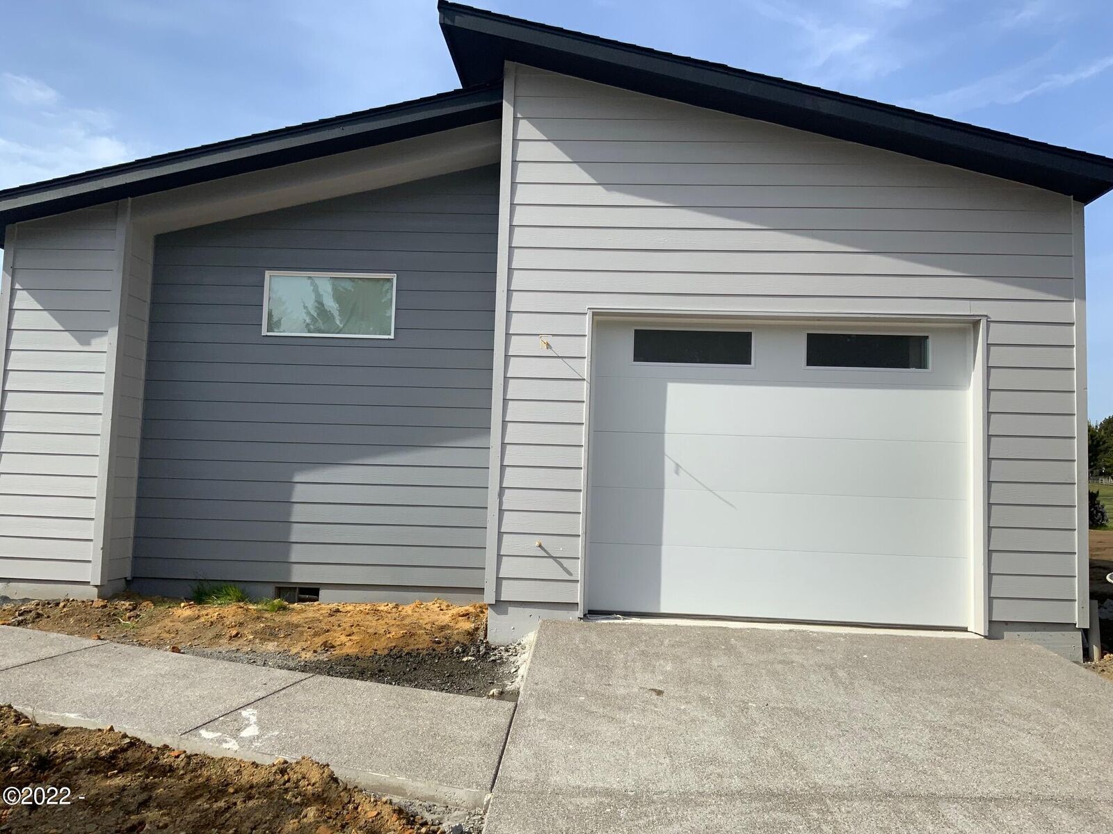 Property Photo: 540 SW Green Drive OR 97394